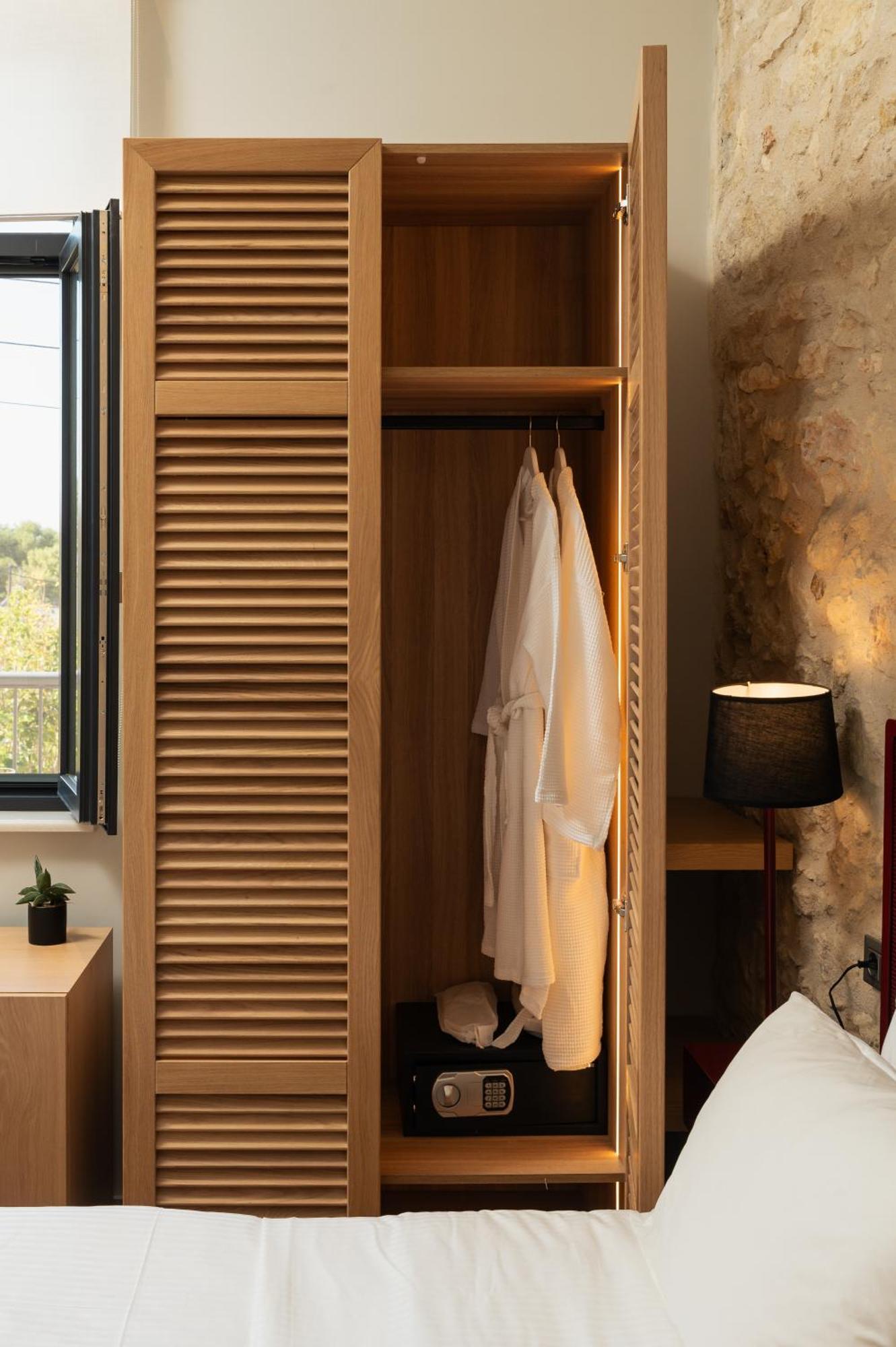 The Alma City Hotel Hriszí Aktí Haniá Kültér fotó