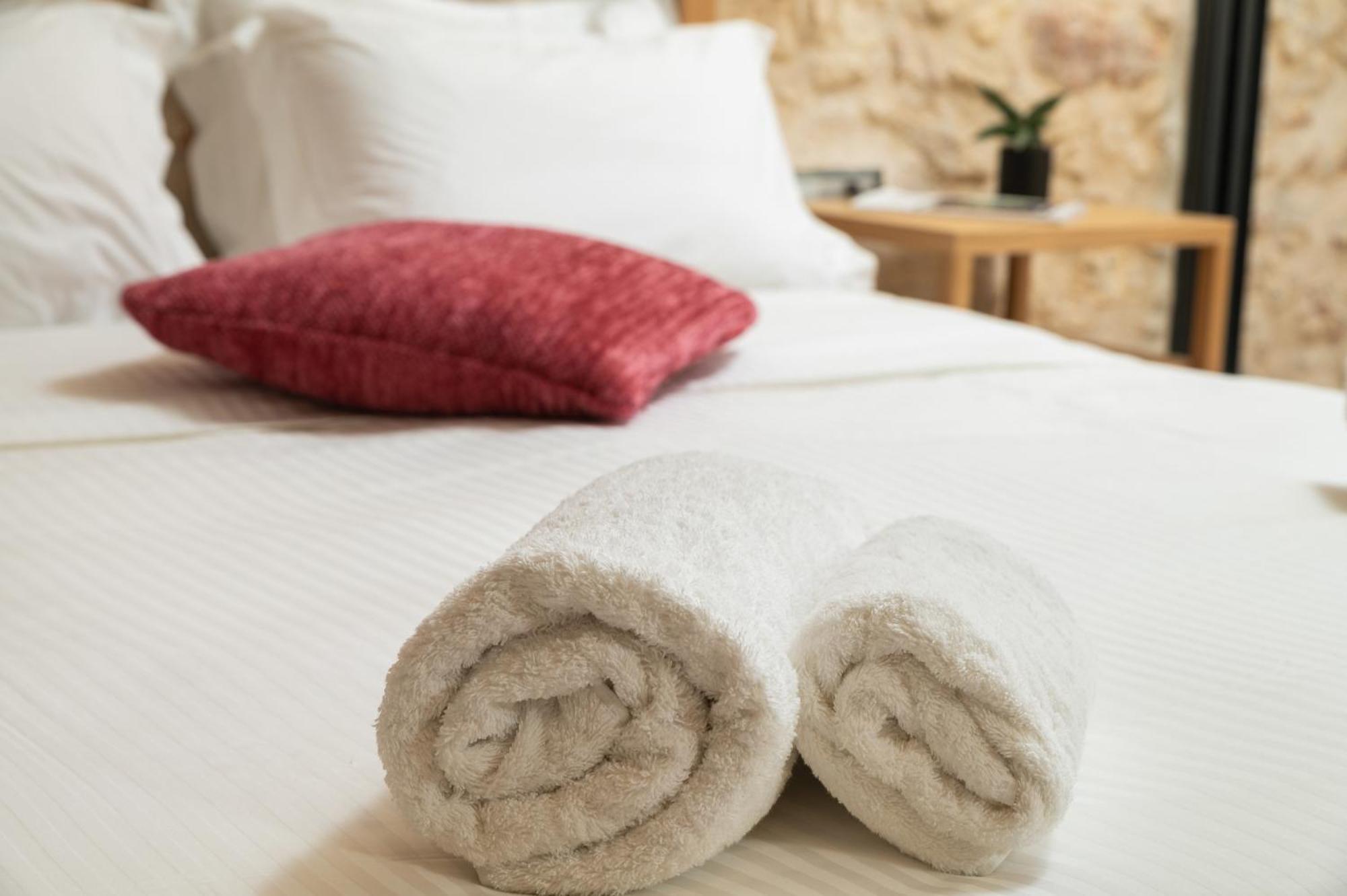 The Alma City Hotel Hriszí Aktí Haniá Kültér fotó