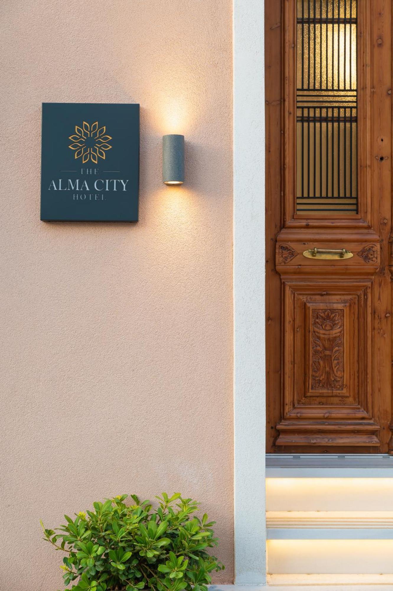 The Alma City Hotel Hriszí Aktí Haniá Kültér fotó